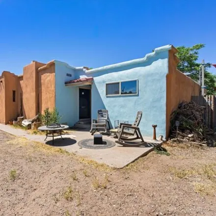 Image 3 - 123 Tyler Rd NW, Albuquerque, New Mexico, 87107 - House for sale