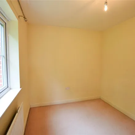 Rent this 1 bed apartment on Pheasant View in Bracknell, RG12 8AR