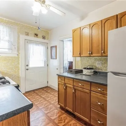 Image 3 - 137 Montville Street, Pittsburgh, PA 15214, USA - House for sale