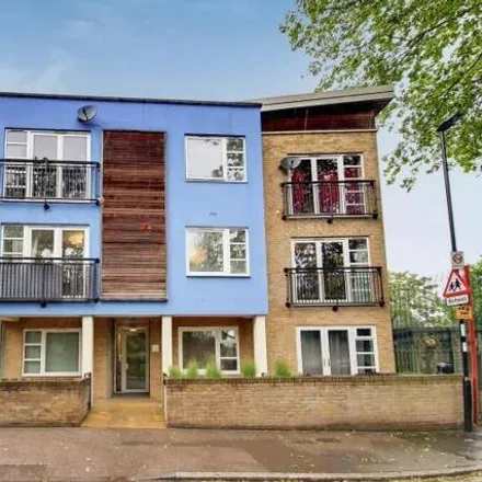 Buy this 3 bed apartment on Thornville Street in London, SE8 4QH
