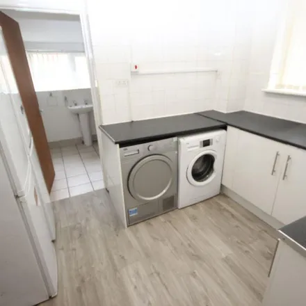 Image 2 - SMITHDOWN RD/GRANVILLE RD, Smithdown Road, Liverpool, L7 4JQ, United Kingdom - Apartment for rent