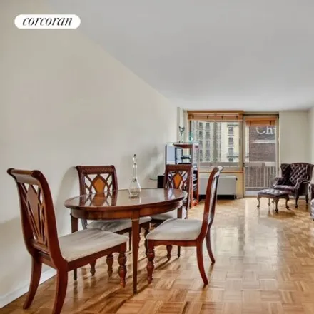 Image 2 - The Alexandria, 201 West 72nd Street, New York, NY 10023, USA - Condo for sale