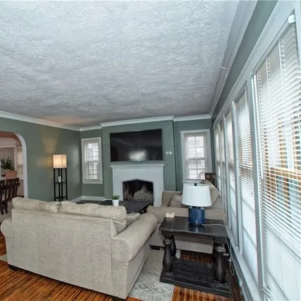 Image 2 - 18529 Winslow Road, Shaker Heights, OH 44122, USA - Duplex for sale