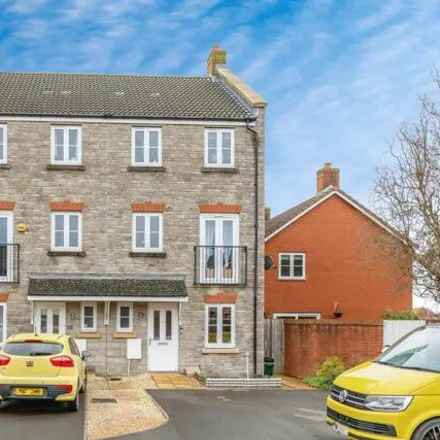 Buy this 4 bed townhouse on unnamed road in West Wick, BS24 7FP