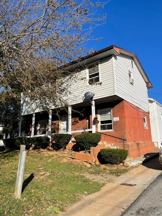 Rent this 3 bed house on 306 West Franklin Street in Bedford, VA 24523
