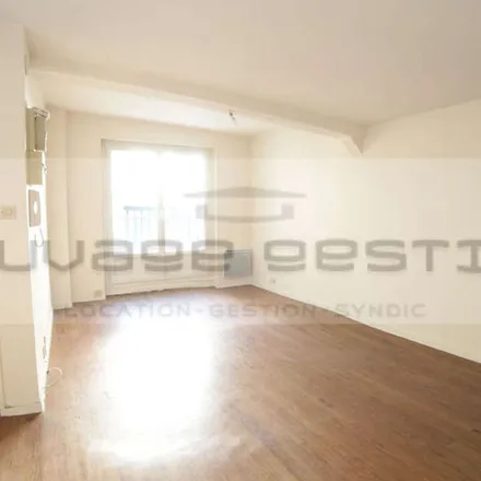 Rent this 4 bed apartment on 2 Place du General de Gaulle in 76000 Rouen, France
