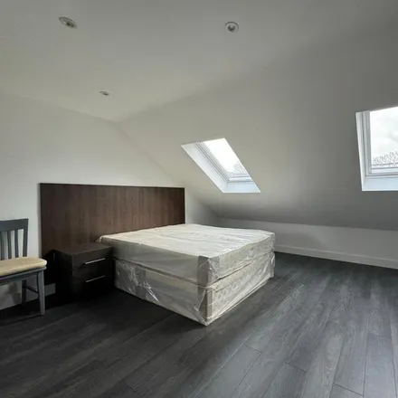 Rent this studio apartment on Great West Road in London, TW8 9PQ