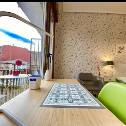 Rent this 7 bed apartment on Calle Doctor Félix Landín / Felix Landin doktorearen kalea in 10, 48012 Bilbao
