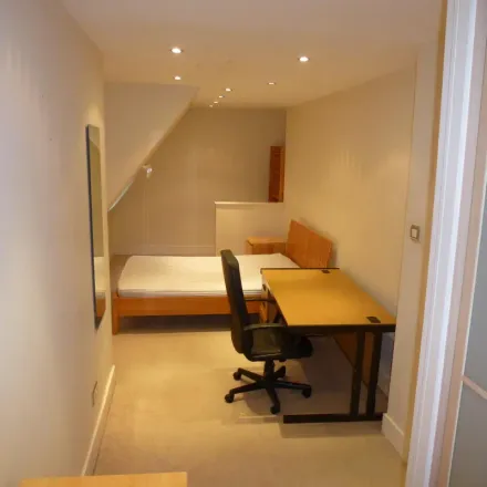 Rent this 3 bed apartment on 18 Turnbull Street in Glasgow, G1 5PR