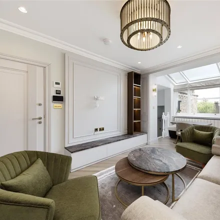 Rent this 2 bed apartment on 5 Royal Crescent in London, W11 4RX