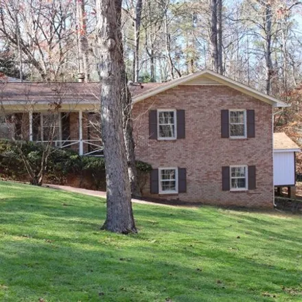 Image 2 - 115 Bruton Drive, Chapel Hill, NC 27516, USA - House for sale