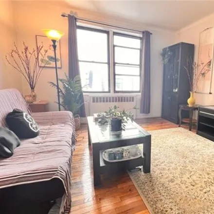 Image 7 - Coral Gardens, 144-03 Sanford Avenue, New York, NY 11355, USA - Apartment for sale