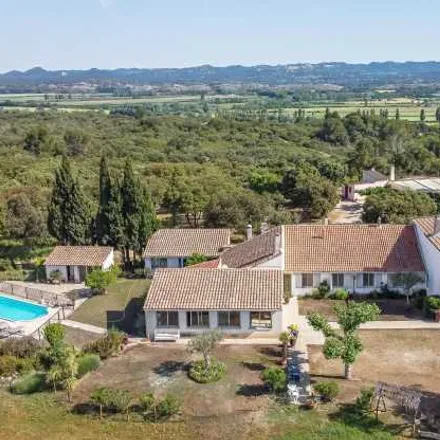 Buy this 4 bed house on 13520 Maussane-les-Alpilles