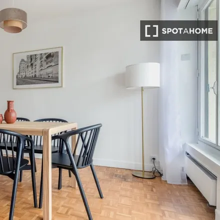 Image 9 - 13 Rue de Rémusat, 75016 Paris, France - Apartment for rent