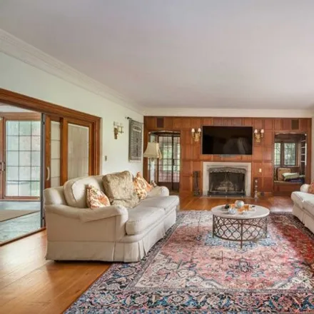 Image 8 - 124 Old Chester Road, Essex Fells, Essex County, NJ 07021, USA - House for sale