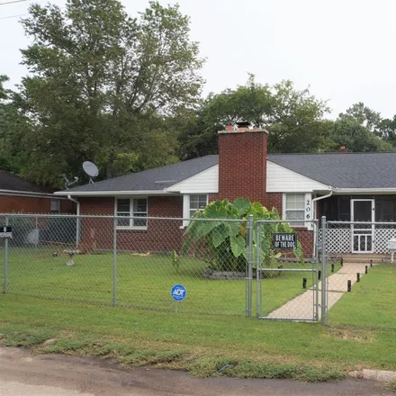Buy this 3 bed house on 206 Oak Street in Kennett, MO 63857