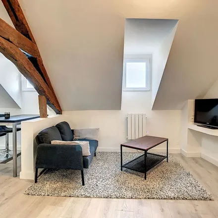Rent this 2 bed apartment on 5d Rue du Docteur Jean Laigret in 41000 Blois, France