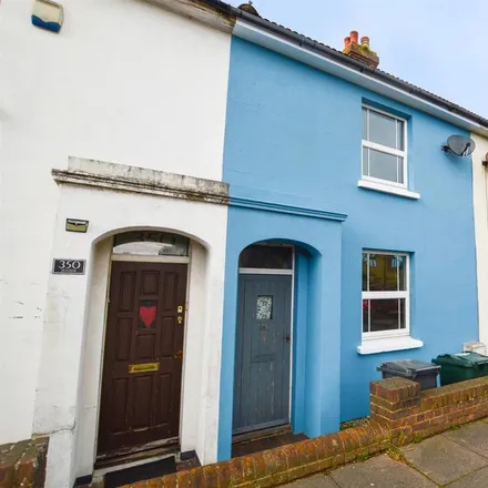 Rent this 3 bed townhouse on Arlington Arms in Seaside, Eastbourne