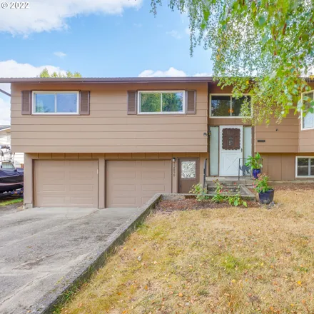 Buy this 3 bed house on 12090 Southwest 118th Avenue in Tigard, OR 97223