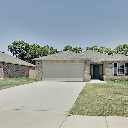 Rent this 3 bed house on 2005 West Hunters Springs Way in Mustang, OK 73064