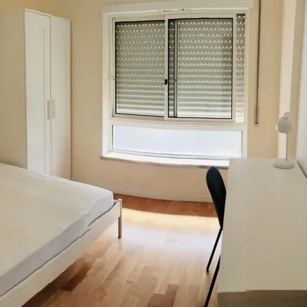 Rent this 5 bed room on Rua Quinta da Filipa de Água in 2825-058 Almada, Portugal