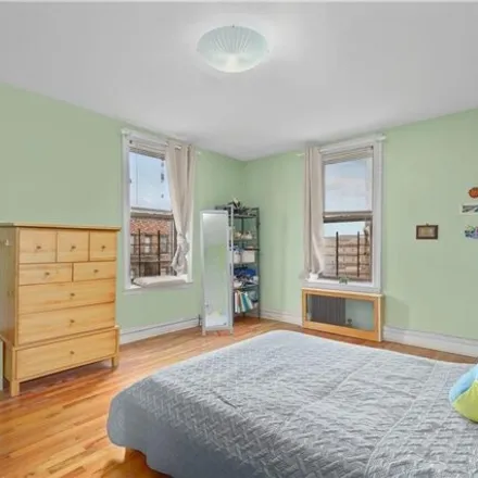 Buy this studio apartment on 2922 Barnes Ave Apt 6f in New York, 10467