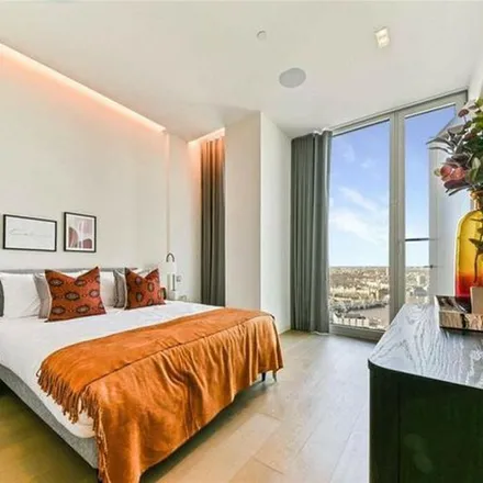 Rent this 3 bed apartment on 93 Upper Ground in South Bank, London