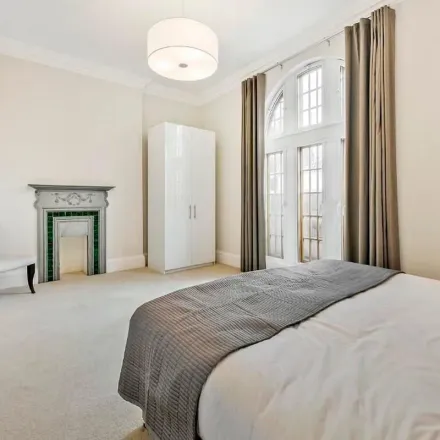 Image 3 - Regent House, Regent Street, East Marylebone, London, W1B 2EN, United Kingdom - Apartment for rent