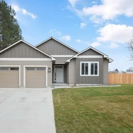 Buy this 3 bed house on 1379 West 16th Place in Kennewick, WA 99337