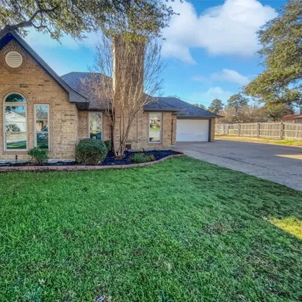 Image 1 - 1511 Surry Place Drive, Cleburne, TX 76033, USA - House for sale