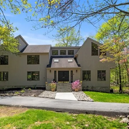 Buy this 5 bed house on 98 Pinewood Terrace in Kinnelon, Morris County