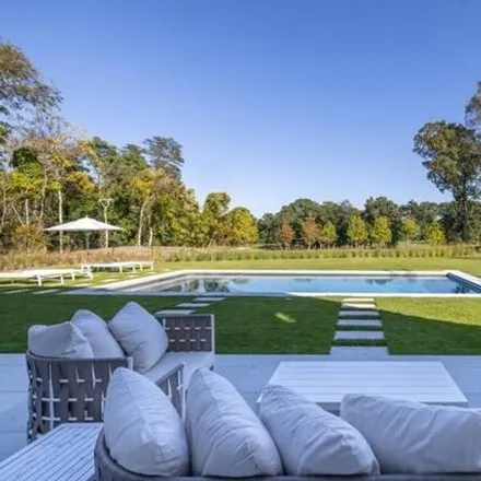 Buy this 6 bed house on 2538 Noyack Rd in Sag Harbor, New York