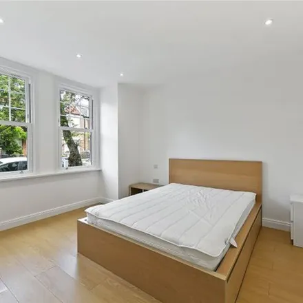 Image 3 - 1 Chilton Road, London, TW9 4JD, United Kingdom - Townhouse for rent