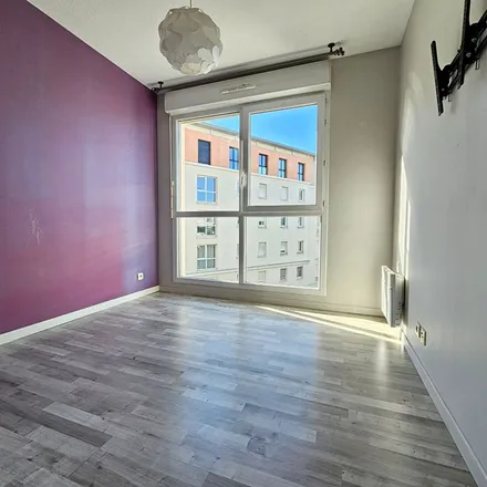Rent this 4 bed apartment on 1 Rue Konrad Adenauer in 91300 Massy, France