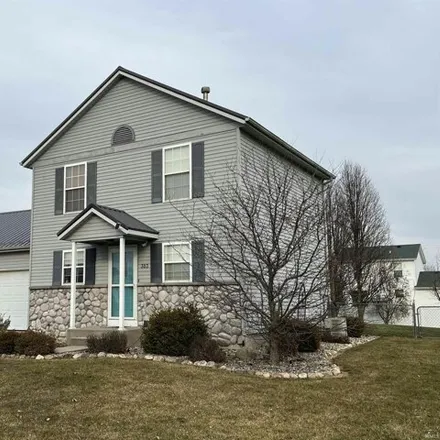 Buy this 3 bed house on 343 Pleasant Acres Drive in Nappanee, IN 46550