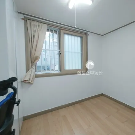 Rent this studio apartment on 서울특별시 관악구 신림동 1418-8