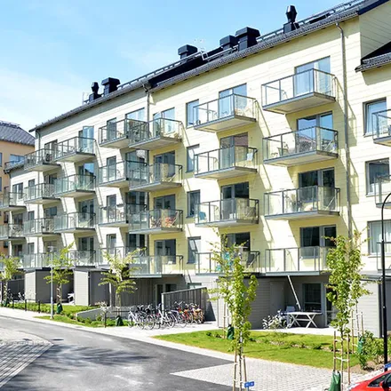 Rent this 4 bed apartment on Garnisonsvägen 41 in 587 50 Linköping, Sweden
