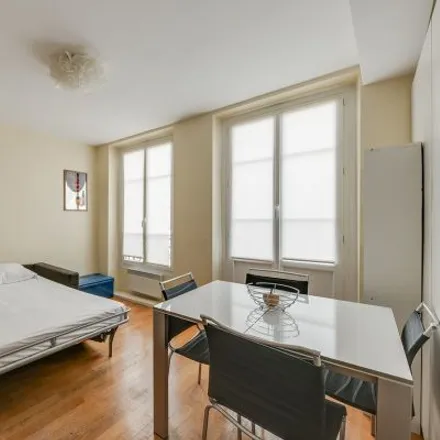 Image 3 - 25 Rue Saint-Denis, 75001 Paris, France - Apartment for rent