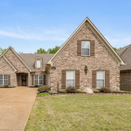 Buy this 3 bed house on 2712 Champion Hills Drive in Southaven, MS 38672