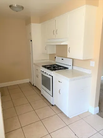 Image 3 - 550 Silverwood Ave - Apartment for rent