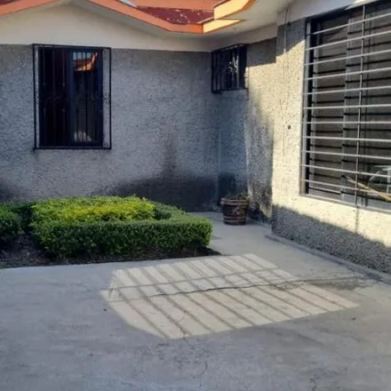 Rent this 3 bed house on Calle Hidalgo in 56351 Chimalhuacán, MEX