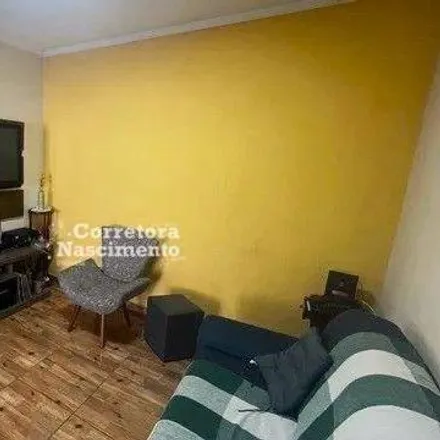 Buy this 2 bed house on Rua Vereador Antônio Passos Fernandes in Jardim Jacinto, Jacareí - SP