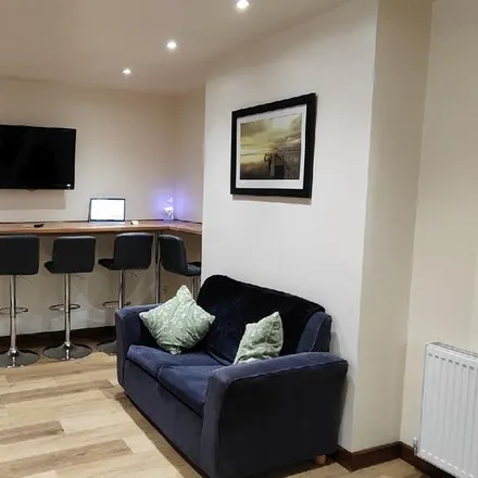 Rent this 6 bed room on 14 Brailsford Road in Nottingham, NG7 2JU
