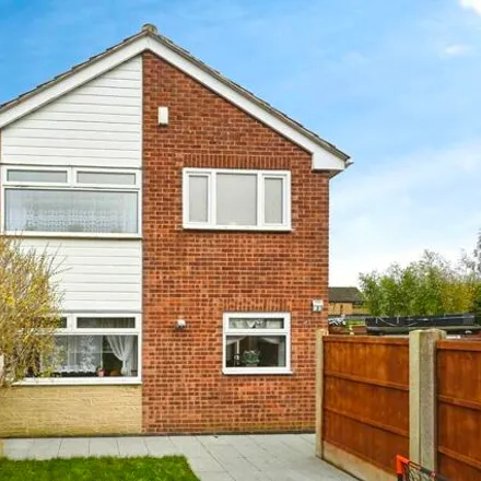 Buy this 3 bed house on Rona Close in Mansfield, NG19 6QU