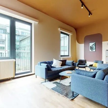 Rent this 3 bed room on Rue Stevin - Stevinstraat 65 in 1000 Brussels, Belgium
