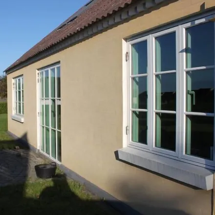 Rent this 3 bed house on 9940 Læsø