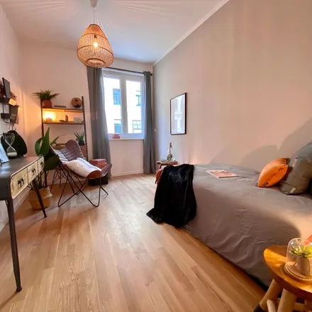 Rent this 3 bed apartment on Strietz Leipzig in Holzhäuser Straße, 04299 Leipzig