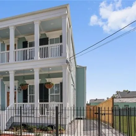 Buy this 7 bed house on 1419 North Villere Street in New Orleans, LA 70116