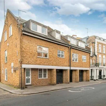 Rent this 1 bed room on 1 Ruston Mews in London, W11 1UE