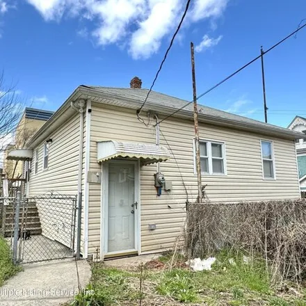 Buy this 3 bed house on 20 Clifton Avenue in New York, NY 10305